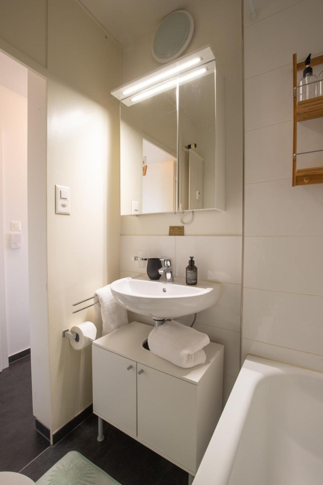 Special Modern Lisa Apartment Basel, Bahnhof Grossbasel 10-Star Basileia Exterior foto